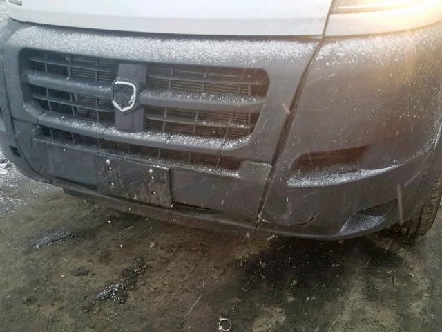 3C6TRVCG2JE112856 - 2018 RAM PROMASTER 白色 照片 9