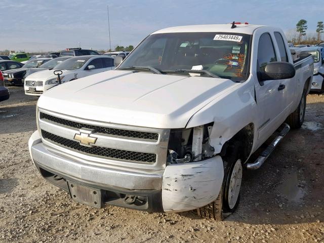 1GCEC19C58Z137815 - 2008 CHEVROLET SILVERADO WHITE photo 2