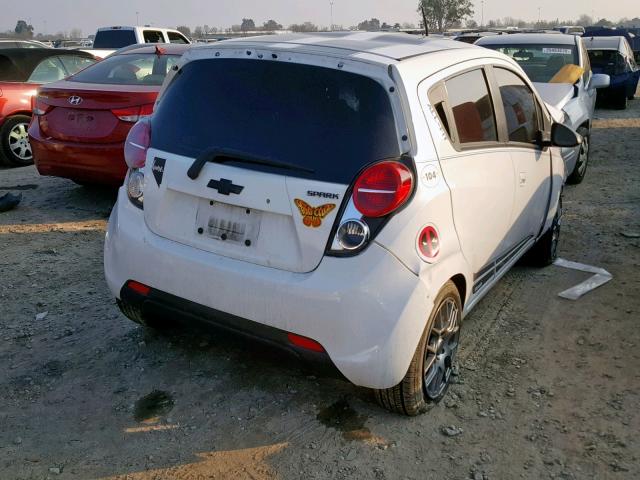 KL8CD6S95EC414261 - 2014 CHEVROLET SPARK 1LT WHITE photo 4