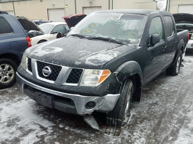 1N6AD07W15C446101 - 2005 NISSAN FRONTIER C BLACK photo 2