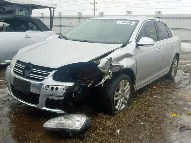 3VWSF71K07M038462 - 2007 VOLKSWAGEN JETTA 2.5 SILVER photo 2