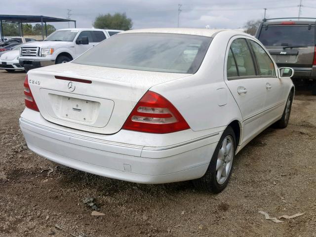 WDBRF61J34A551604 - 2004 MERCEDES-BENZ C 240 WHITE photo 4