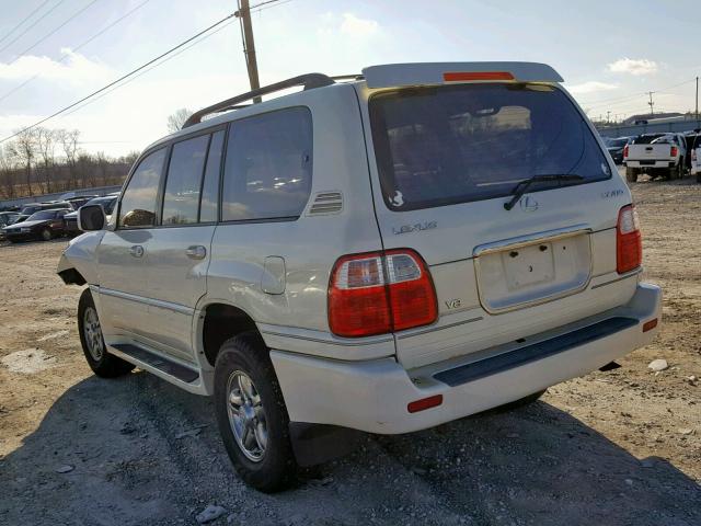 JTJHT00W923519982 - 2002 LEXUS LX 470 WHITE photo 3