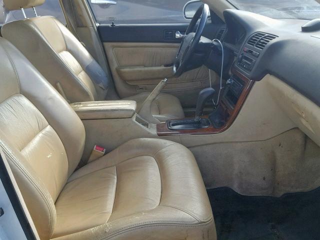 JH4KA7674MC054312 - 1991 ACURA LEGEND LS WHITE photo 5