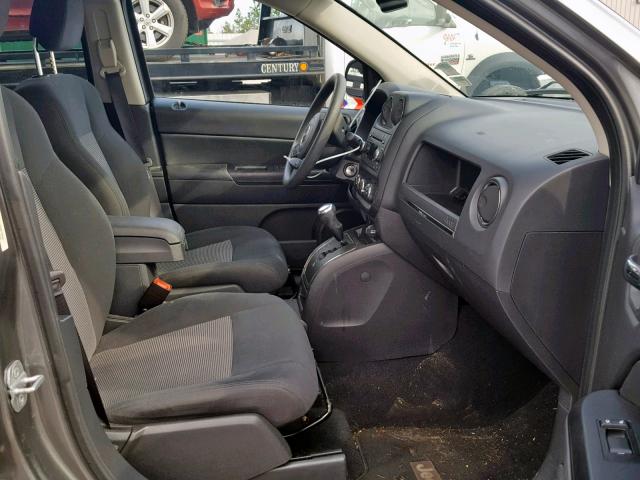 1J4NF1FB9BD206992 - 2011 JEEP COMPASS SP ნაცრისფერი ფოტო 5