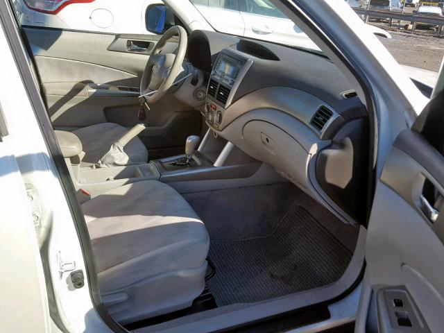 JF2SH63639H717464 - 2009 SUBARU FORESTER 2 WHITE photo 5