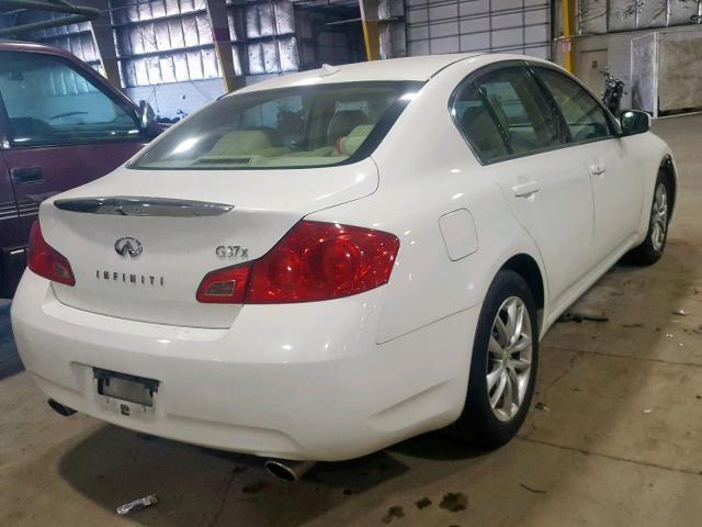 JNKCV61F59M050725 - 2009 INFINITI G37 WHITE photo 4