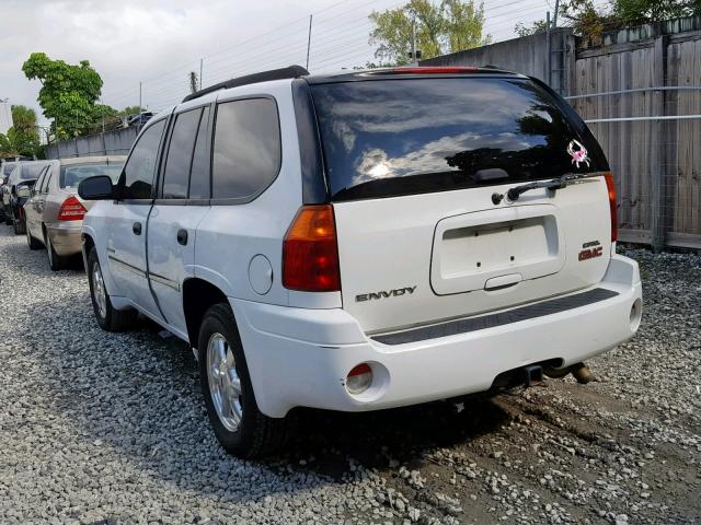 1GKDT13S262296247 - 2006 GMC ENVOY WHITE photo 3