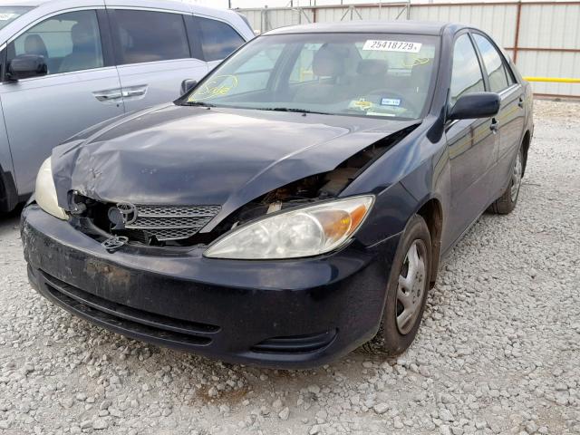 JTDBE32K420122843 - 2002 TOYOTA CAMRY LE BLACK photo 2