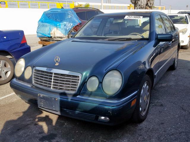 WDBJF65F6WA651346 - 1998 MERCEDES-BENZ E 320 GREEN photo 2