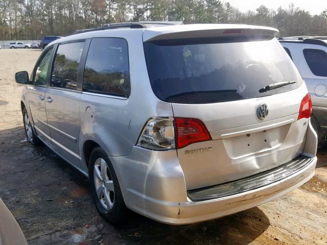 2V8HW34189R501800 - 2009 VOLKSWAGEN ROUTAN SE SILVER photo 3