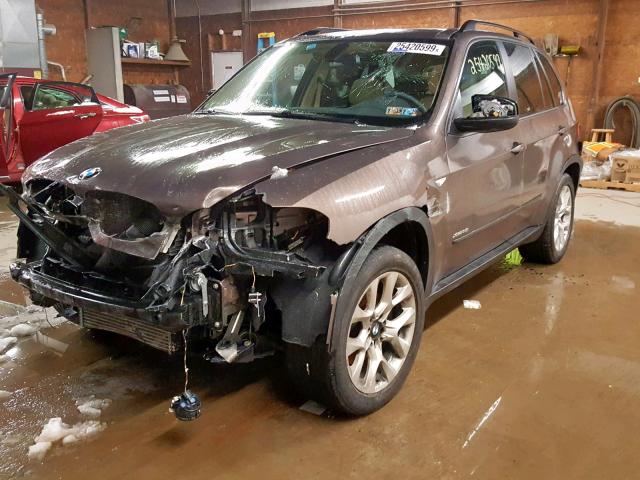 5UXZV4C58D0B06050 - 2013 BMW X5 BROWN photo 2