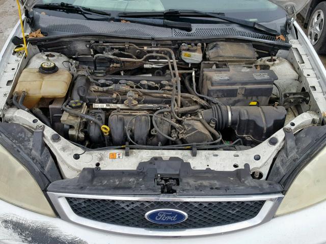 1FAFP34N16W252624 - 2006 FORD FOCUS ZX4 WHITE photo 7