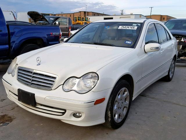 WDBRF54H16F823222 - 2006 MERCEDES-BENZ C GENERATI WHITE photo 2