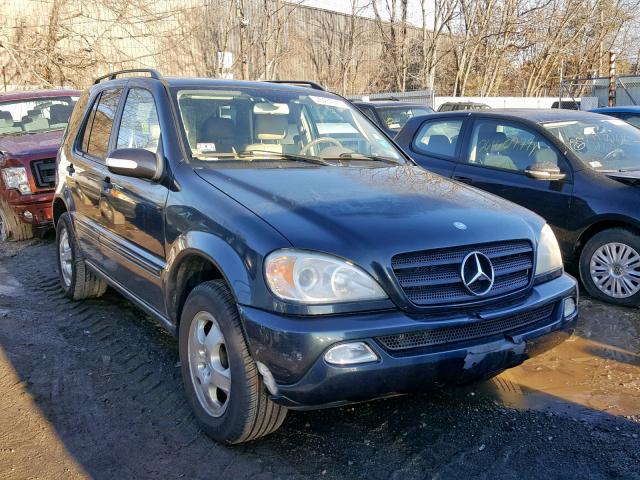 4JGAB54E42A299017 - 2002 MERCEDES-BENZ ML 320 BLACK photo 1