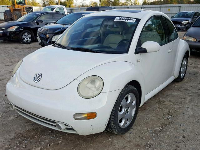 3VWCB21C02M406501 - 2002 VOLKSWAGEN NEW BEETLE WHITE photo 2