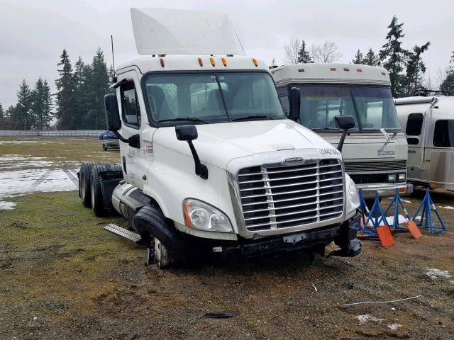 1FUJGEDV5FLGL5298 - 2015 FREIGHTLINER CASCADIA 1 WHITE photo 1