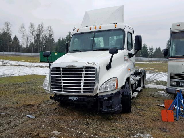 1FUJGEDV5FLGL5298 - 2015 FREIGHTLINER CASCADIA 1 WHITE photo 2