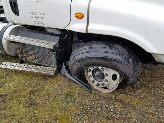 1FUJGEDV5FLGL5298 - 2015 FREIGHTLINER CASCADIA 1 WHITE photo 9