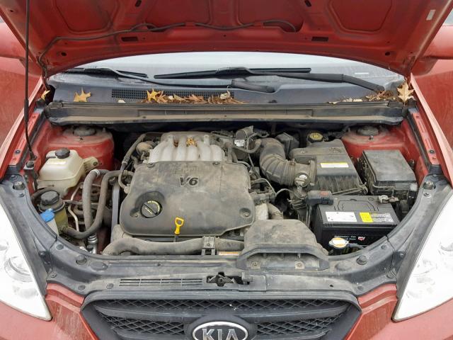 KNAFG526587175798 - 2008 KIA RONDO LX MAROON photo 7