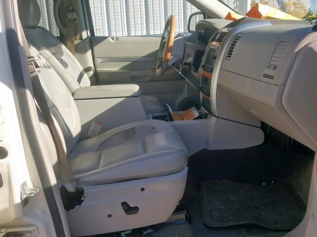 1A8HX58297F556468 - 2007 CHRYSLER ASPEN LIMI CREAM photo 5