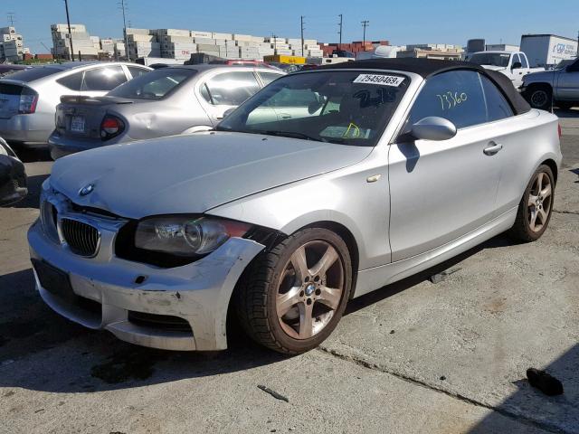 WBAUN935X9VK40670 - 2009 BMW 135 I SILVER photo 2