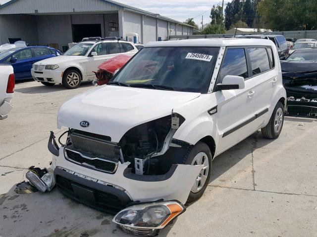 KNDJT2A51D7499583 - 2013 KIA SOUL WHITE photo 2