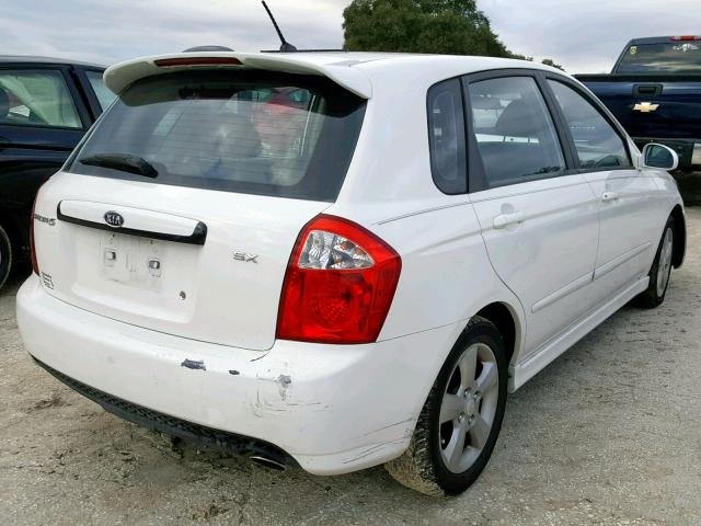 KNAFE161475008050 - 2007 KIA SPECTRA5 S WHITE photo 4