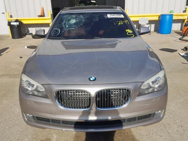 WBAKA8C5XBCY36392 - 2011 BMW ALPINA B7 ოქროსფერი ფოტო 9