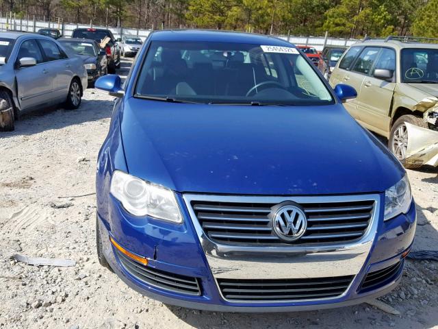 WVWAK73C18P095457 - 2008 VOLKSWAGEN PASSAT KOM BLUE photo 9