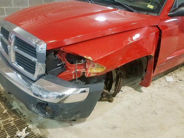 1D7HE48K25S320794 - 2005 DODGE DAKOTA QUA RED photo 9