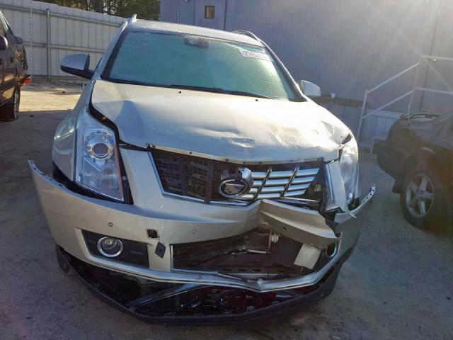 3GYFNCE39FS525067 - 2015 CADILLAC SRX PERFOR GOLD photo 9