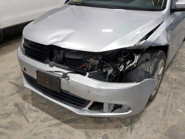 3VWLL7AJ1CM345864 - 2012 VOLKSWAGEN JETTA TDI SILVER photo 9