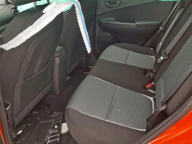 KM8K1CAA2KU217779 - 2019 HYUNDAI KONA SE ORANGE photo 6