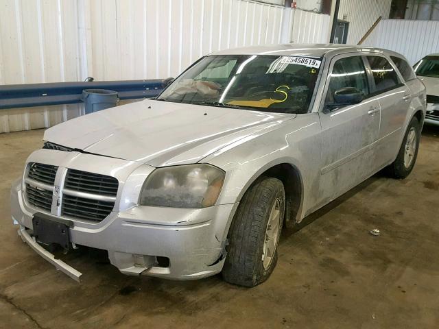 2D4FV48VX5H166230 - 2005 DODGE MAGNUM SXT SILVER photo 2