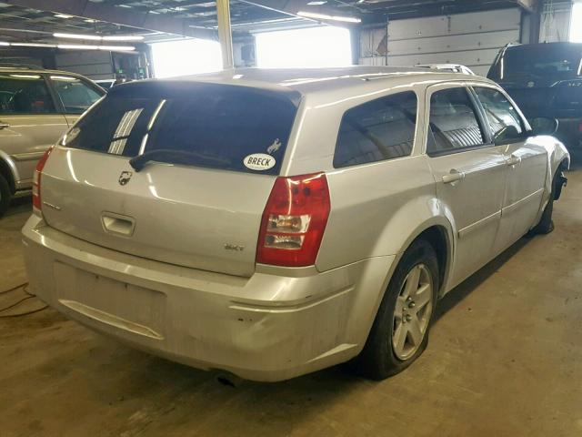 2D4FV48VX5H166230 - 2005 DODGE MAGNUM SXT SILVER photo 4