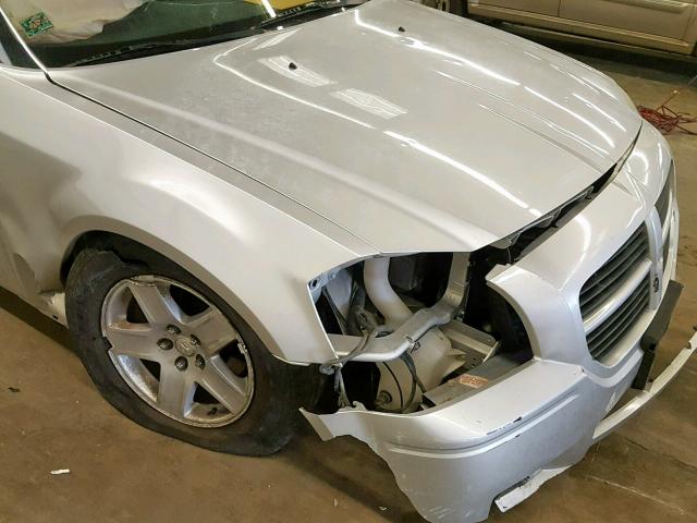 2D4FV48VX5H166230 - 2005 DODGE MAGNUM SXT SILVER photo 9