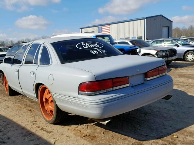 2FALP74W6TX122065 - 1996 FORD CROWN VICT SILVER photo 3