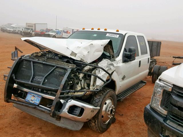 1FD0W5HT2CEC97589 - 2012 FORD F550 SUPER WHITE photo 2