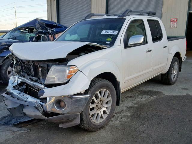 1N6AD07W19C421012 - 2009 NISSAN FRONTIER C WHITE photo 2