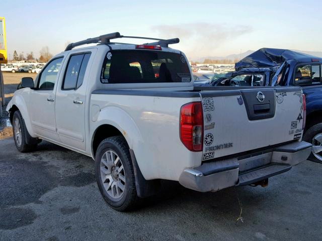 1N6AD07W19C421012 - 2009 NISSAN FRONTIER C WHITE photo 3