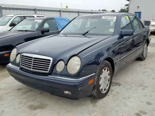 WDBJF55F0VA293315 - 1997 MERCEDES-BENZ E 320 BLUE photo 2