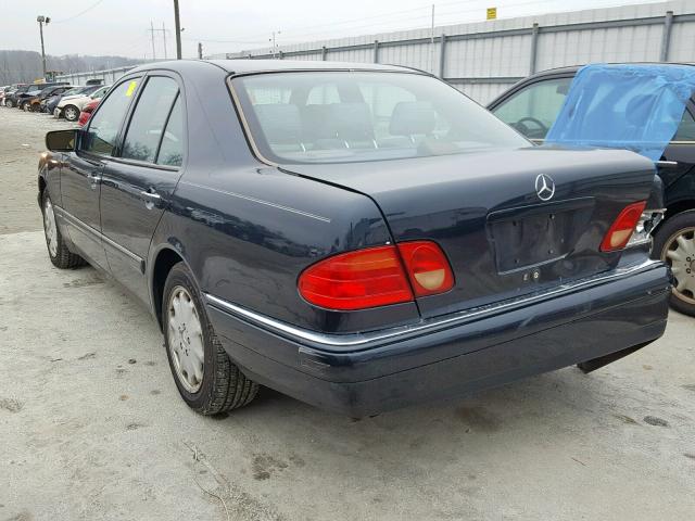 WDBJF55F0VA293315 - 1997 MERCEDES-BENZ E 320 BLUE photo 3