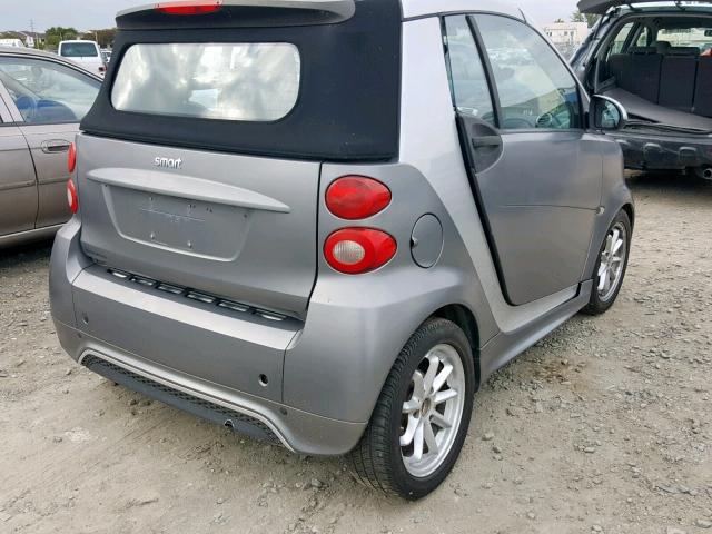 WMEEK3BA8DK585302 - 2013 SMART FORTWO PAS TWO TONE photo 4