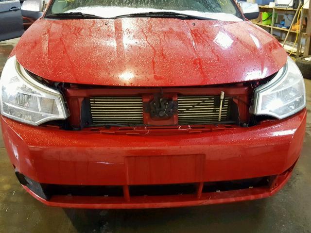 1FAHP34N68W289745 - 2008 FORD FOCUS S/SE RED photo 9