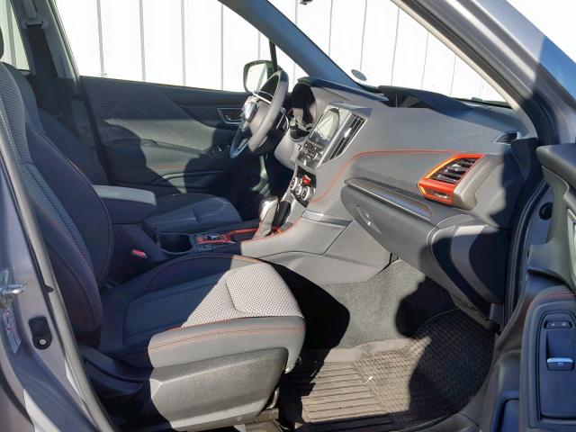 JF2SKAPC6KH407450 - 2019 SUBARU FORESTER S SILVER photo 5