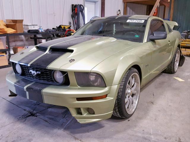 1ZVHT82H755174036 - 2005 FORD MUSTANG GT GREEN photo 2