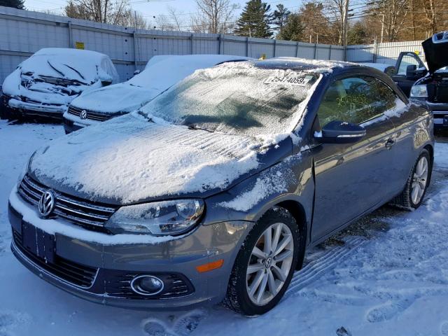 WVWBW8AH3FV003545 - 2015 VOLKSWAGEN EOS KOMFOR GRAY photo 2