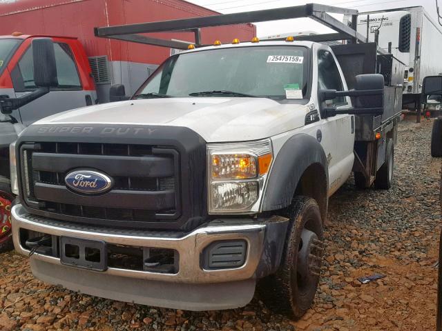 1FDUF5GT7CEA08158 - 2012 FORD F550 SUPER WHITE photo 2