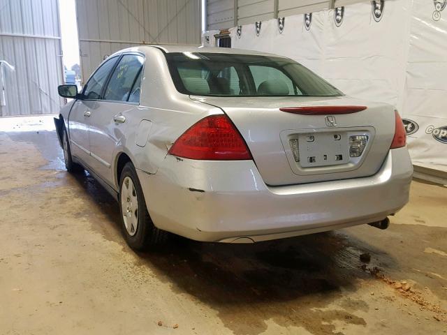 1HGCM56447A070552 - 2007 HONDA ACCORD LX SILVER photo 3